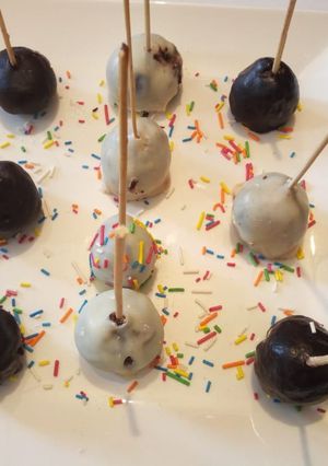A picture of Cake pops.