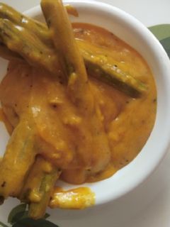સરગવાની શીંગ નું શાક (Saragva Shing Shak Recipe In Gujarati) રેસીપી મુખ્ય ફોટો