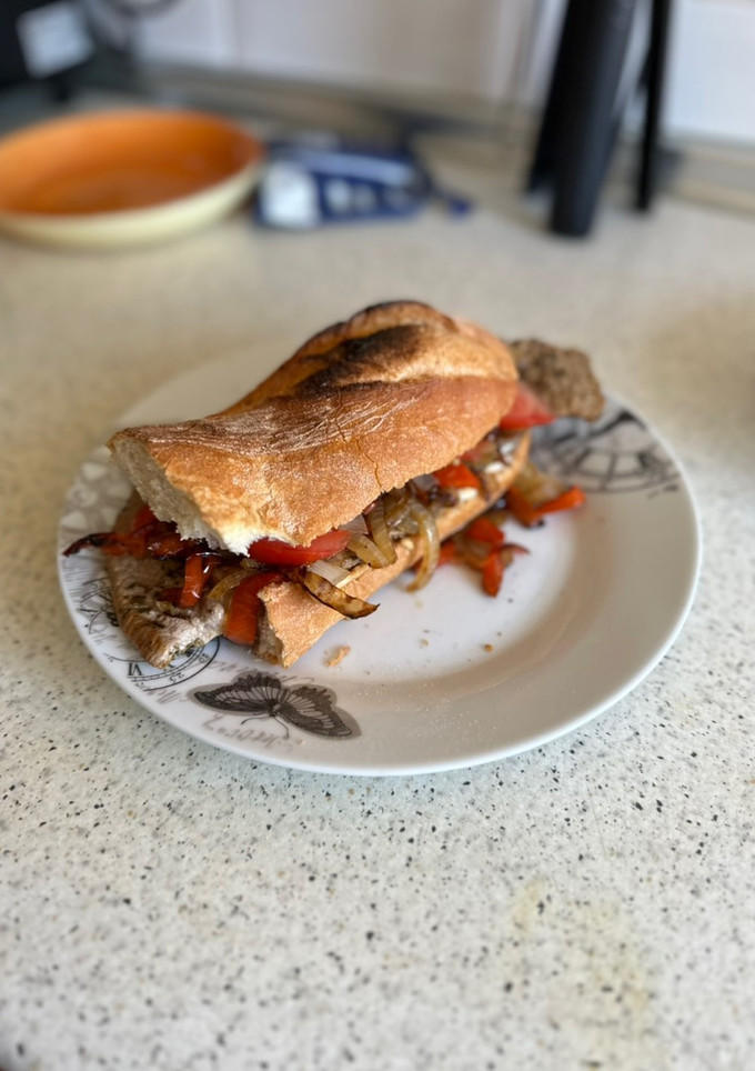 Una foto de Bocadillo de ternera