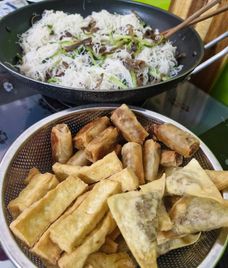 bún gạo xào cải ngọt