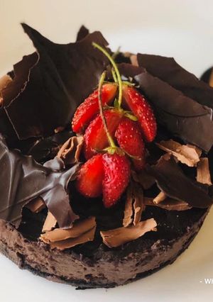 A picture of Whosayna’s Chocolate Mousse Cake.
