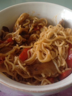 Una foto de Noodles con ternera a las hierbas provenzales