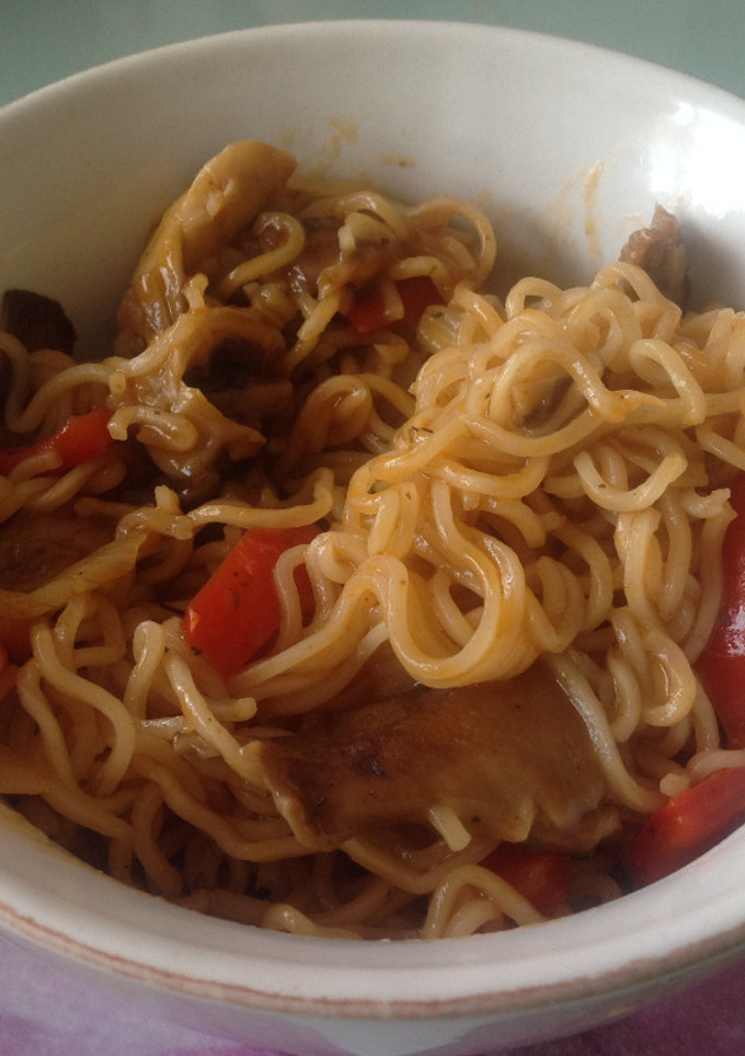 Una foto de Noodles con ternera a las hierbas provenzales