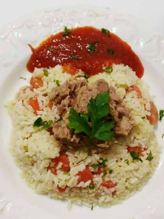 Una foto de Arroz blanco con zanahoria y atún en thermomix