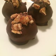 A picture of Snickers Brownie Balls.