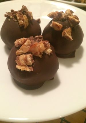 A picture of Snickers Brownie Balls.