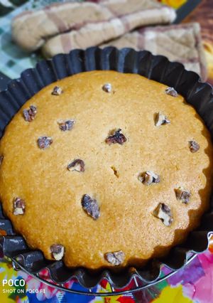 A picture of Vanila walnut cake.