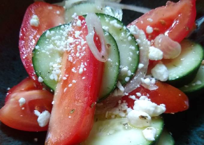 Simple Way to Make Any-night-of-the-week Tomato &amp; Cucumber Salad