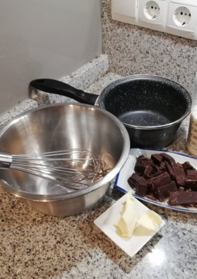 Una foto de Ganache de chocolate negro