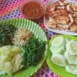 Pecel dengan tahu telur