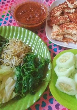 Foto resep Pecel dengan tahu telur