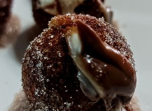 Una foto de BOLITAS De🥨Churros a La Nutella🍫...!