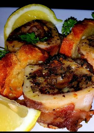 A picture of Mike's Roasted Bone Marrow & Crustiini Appetizers.