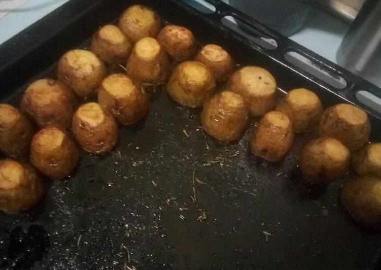 Oven Roasted Rosemary Potatoes