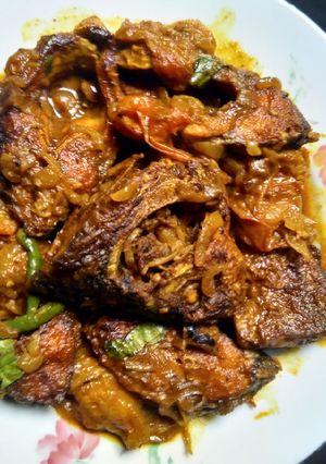 সোনালি মাছ ভুনা রেসিপির প্রধান ছবি