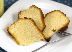 Foto de Bolo de Iogurte Simples na Air Fryer