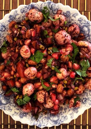 A picture of Peanut makhana chaat.