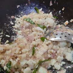 A picture of Idli Upma.