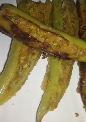 बेसन भरवा मिर्च (Besan bharwa mirch recipe in hindi) रेसिपी मुख्य फोटो
