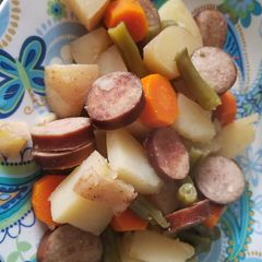 A picture of Slow cooker kielbasa and potatoes.