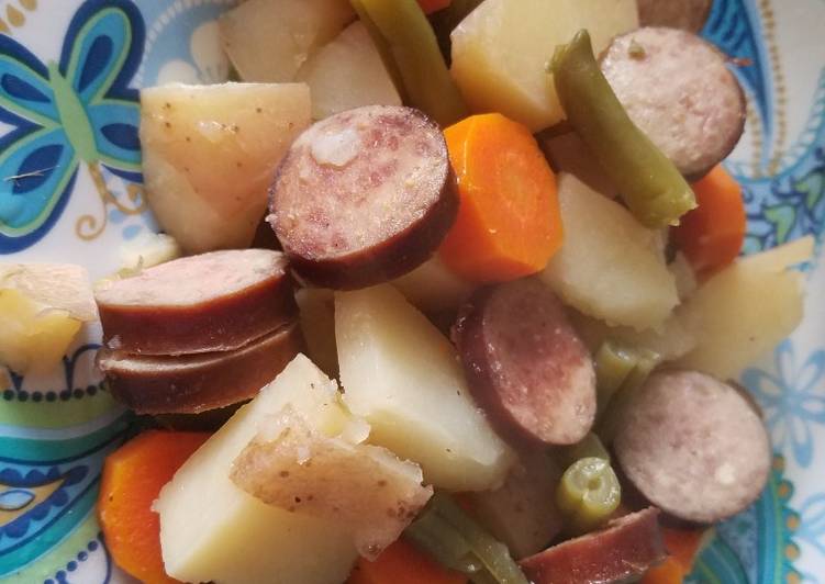 Slow cooker kielbasa and potatoes