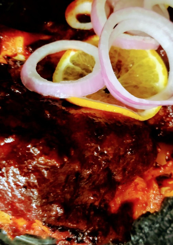 Una foto de Chamorro de cerdo adobado