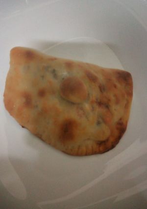 A picture of Cheesy chicken pie.