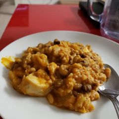 A picture of Porridge Beans and Chicken.