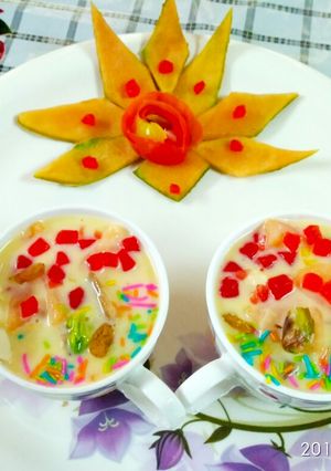 A picture of Muskmelon pista dry fruit custard.