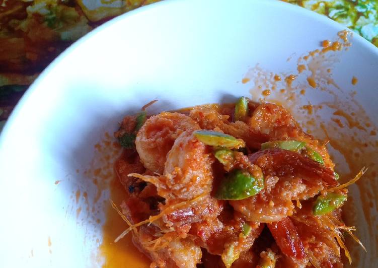 Bagaimana Membuat Sambal Goreng Udang Pete, Lezat