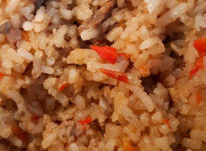 Una foto de Arroz con Mollejas y Corazones ❤ 😝 (Almuerzo)