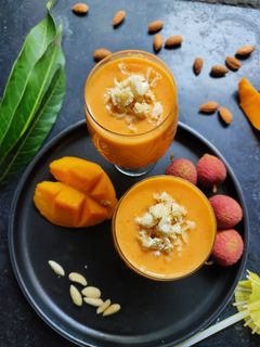 ম্যাঙ্গো মিল্কশেক (mango milkshake recipe in Bengali) রেসিপির প্রধান ছবি