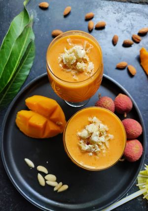 ম্যাঙ্গো মিল্কশেক (mango milkshake recipe in Bengali) রেসিপির প্রধান ছবি