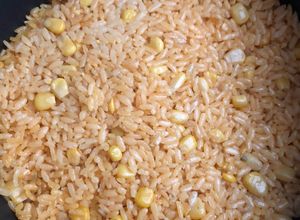 Una foto de Arroz con maíz