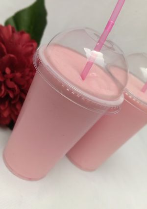 A picture of Strawberry smoothie.
