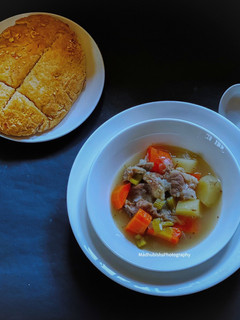 A picture of Irish Stew & Irish Soda Bread.