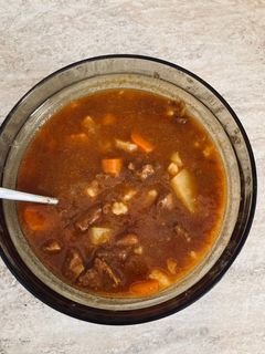 Bográcsban készült babgulyás recept fotója
