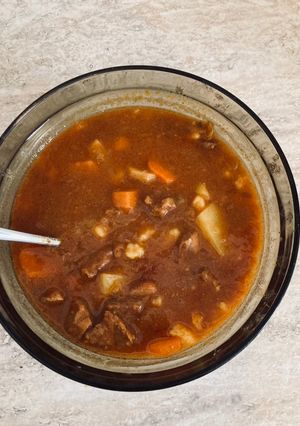 Bográcsban készült babgulyás recept fotója