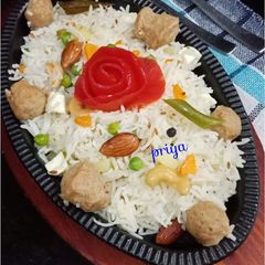 A picture of Nav Ratan Pulao.