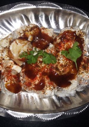 A picture of Dahi bada Dahi Bhalla.