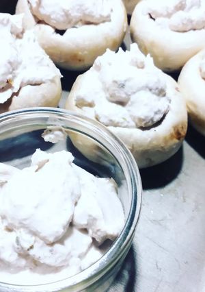 Une photo de Champignons farcis au fromage fines herbes #healthy