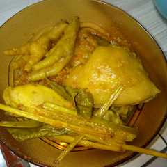 รูปของ Ungkep ayam goreng simple