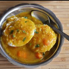 Idli sambar A picture of Idli sambar.