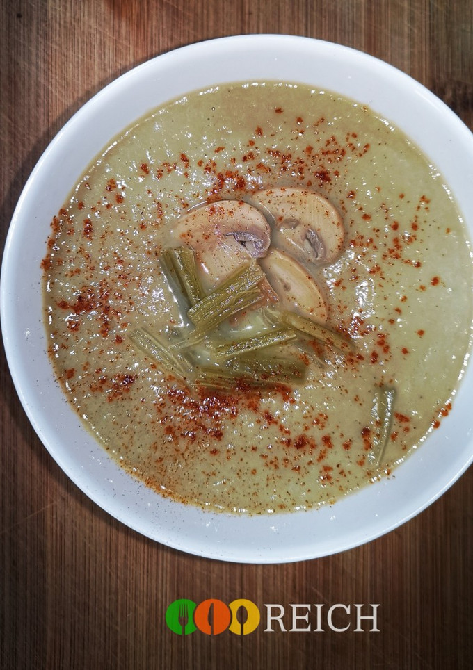 Una foto de Crema de cardo y champiñones al pimentón