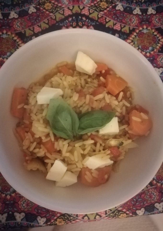 Una foto de Guiso de arroz, lentejas y verduras