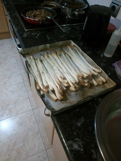 Una foto de Calçots en el horno de casa