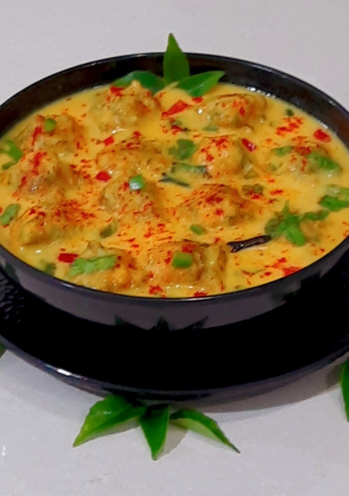 ડપકા કઢી (Dapka Kadhi Recipe In Gujarati) રેસીપી મુખ્ય ફોટો