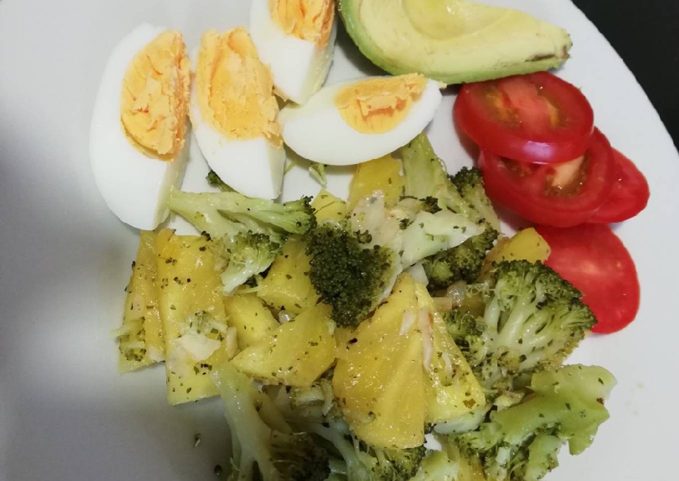 Brócoli salteado con piña
