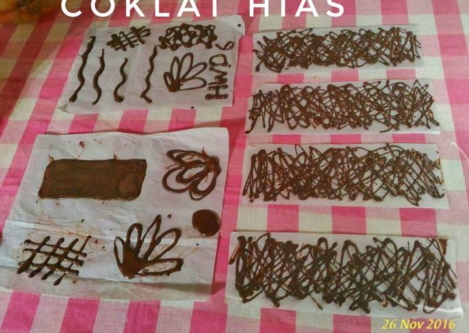  Cara  Membuat  Coklat  Tulisan Tanpa  Cetakan  Coklat  Diatas 