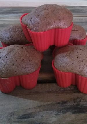 Una foto de MUFFINS de CHOCOLATE en 3 SIMPLES PASOS